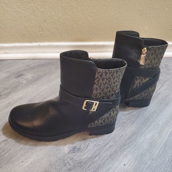 Michael Kors‎ Logo buckled boots size 5 new - Picture 5 of 9